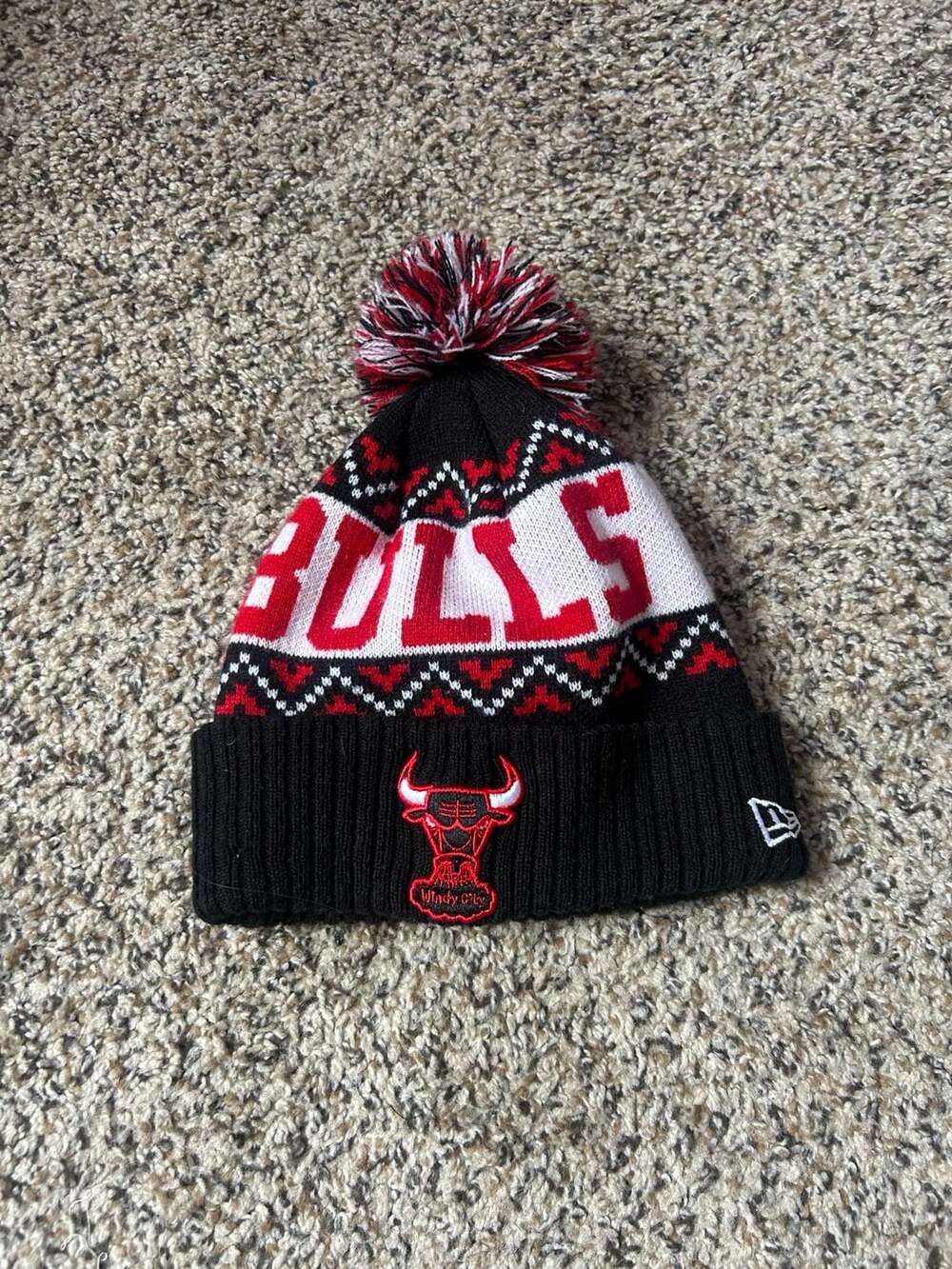 New Era Chicago Bulls Windy City Pom Winter Hat Beanie